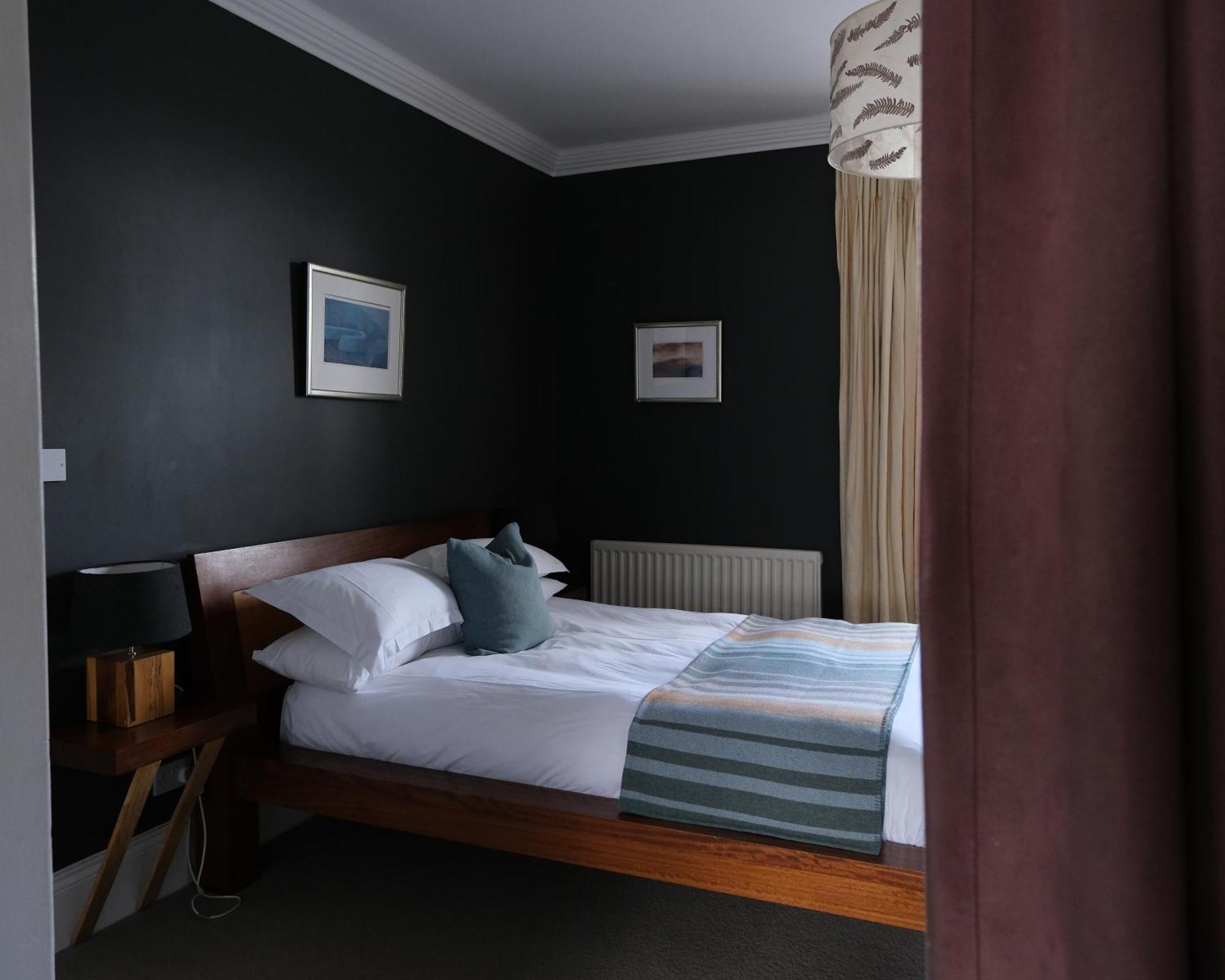Hotel Llys Meddyg Newport  Exterior foto